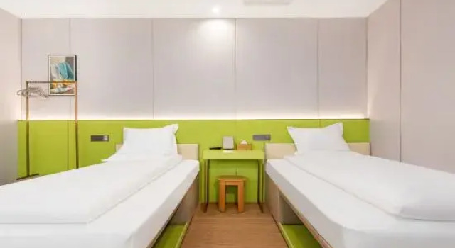 Семейный номер Standard One Lemon Boutique Hotel (West Lake Lakeside Fengqi Road Subway Station)