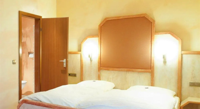 Gutshof Ziegelhuette, Prenota Hotel Edenkoben 