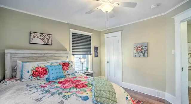 Коттедж Family-friendly Glens Falls Home w/ Sun Porch