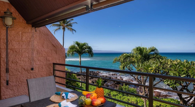 Номер Standard Kuleana 409 Oceanfront 1 bedroom 1 bath condo 1 Condo by RedAwning