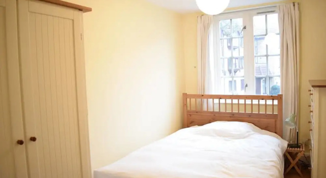 Calm 3 Bedroom Apartment in Wandsworth