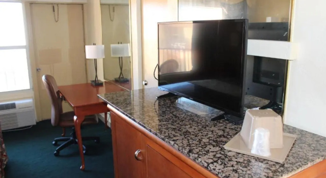 Четырёхместный номер Standard Grand Prix Motel Beach Front