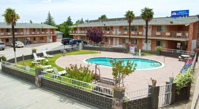 Семейный люкс Americas Best Value Inn Red Bluff