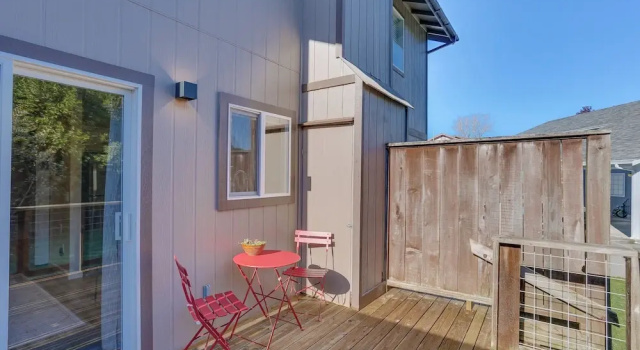 Апартаменты Airy Fortuna Apartment With Deck!