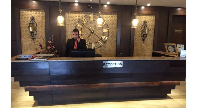 Capital O 9508 Hotel Pine Spring, Забронировать Отель Сринагар Jammu & Kashmir Ski
