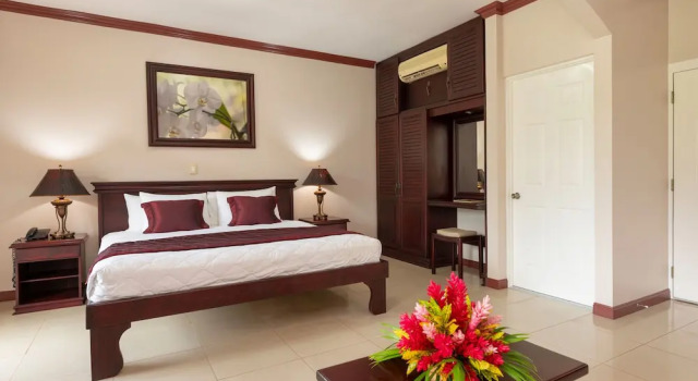 Полулюкс Hotel Magic Mountain SPA & Conference center