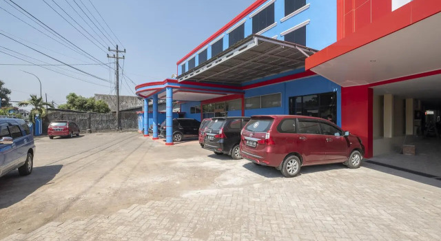 OYO 1633 Hotel Darma Nusantara 3, Book Hotel Hotels in Sulawesi with Parking, Parking