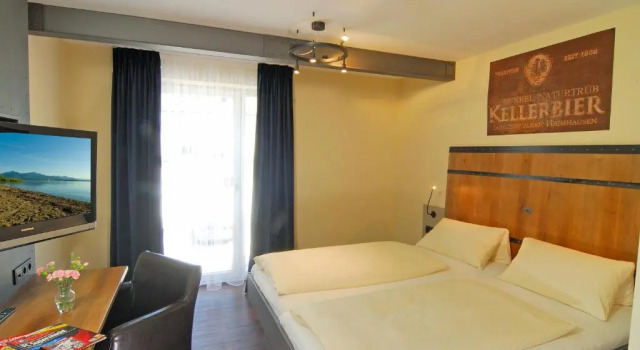 Двухместный номер Comfort Brauerei Gasthaus Lohhof im Münchner Norden, direkt an der S1, nähe vom Flughafen, Zentrum, A92, Allianz Arena, Ruderregatta und Schießanlage G- Hochbrück entfernt, Internationale Küche
