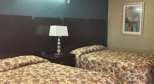 Luksusowy czteroosobowy pokój Royal Inn