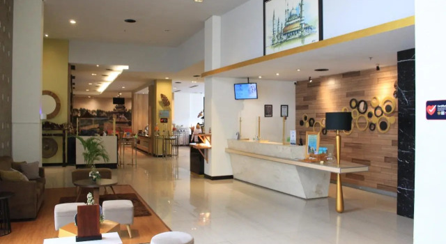 KHAS Semarang Hotel, Rezervovat Hotel Hotely v centru Semarang, hotely v centru Semarang, Parkování, Snídaně