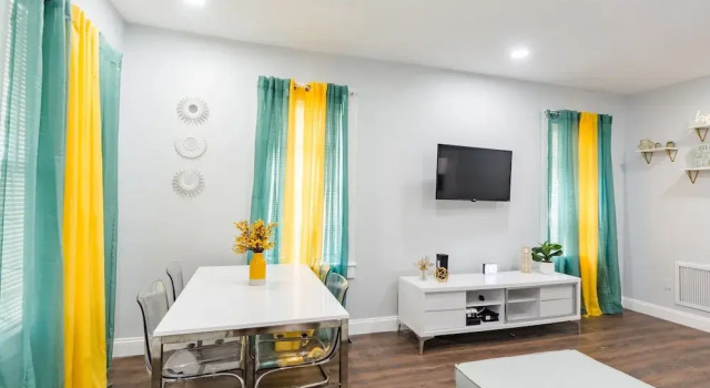 Pool Home In The Heart Of Tampa, Rezerwuj Hotel Hotele w Tampa z parkingiem, Parking