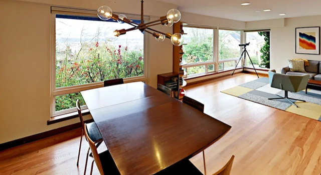 3BR Mountain View House in Seattle by RedAwning, Rezerwuj Hotel Fremont Seattle, w pobliżu Guidepost