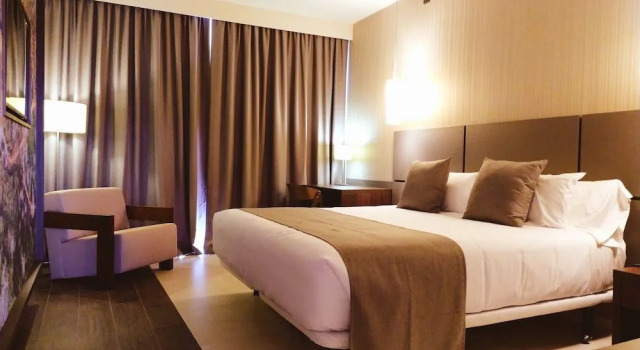 Panafrica Hotel Boutique & Spa, Забронировать Курортный отель Курортные отели Бата, Курортный отель