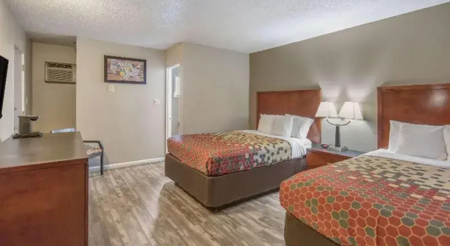 Люкс Econo Lodge Inn & Suites Yreka