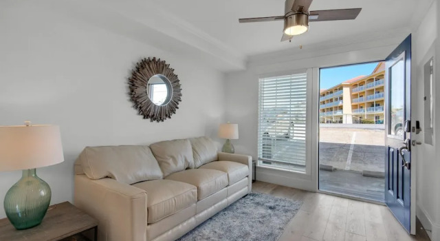 Sand Dollar Townhome #16- Sukoon Villa, Book Villa Sommerhuse i Emerald Coast, Hytte