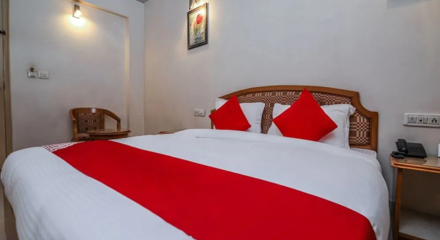 OYO 15359 Hotel Kanchandeep