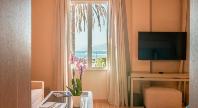 Полулюкс с видом на море Miramare Suites