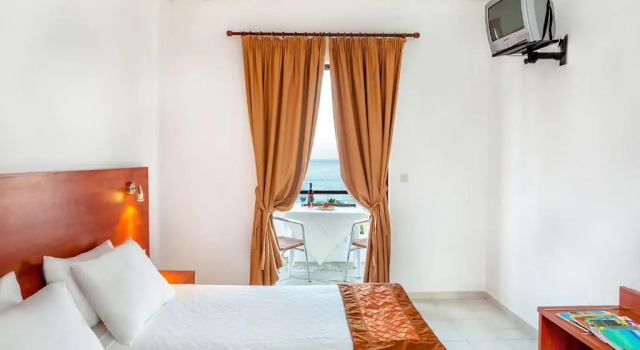 Двухместный номер Standard с видом на сад Xenios Dolphin Beach Hotel