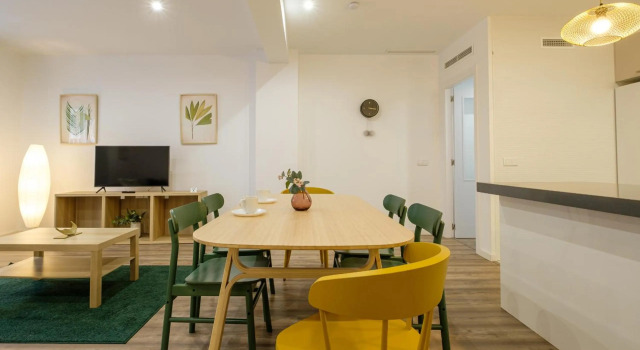 Brand New Apartment With Super Comfortable Beds, Забронировать Апартаменты/квартира Валенсия Коста-де-Валенсия, рядом с Plaza Espanya Metro Station