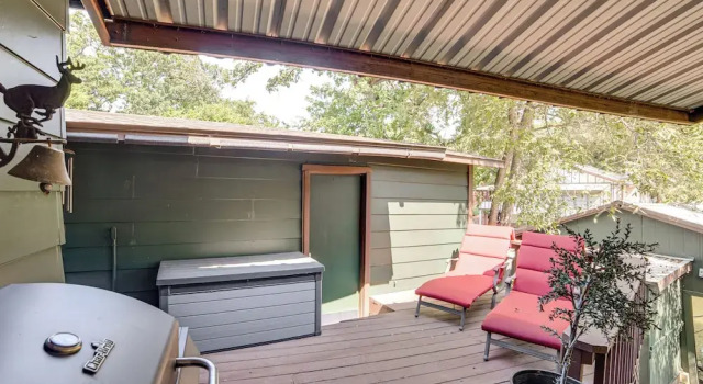 Spacious Deck: Waterfront Home in Gun Barrel City!, Book Feriehus Gun Barrel City Texas