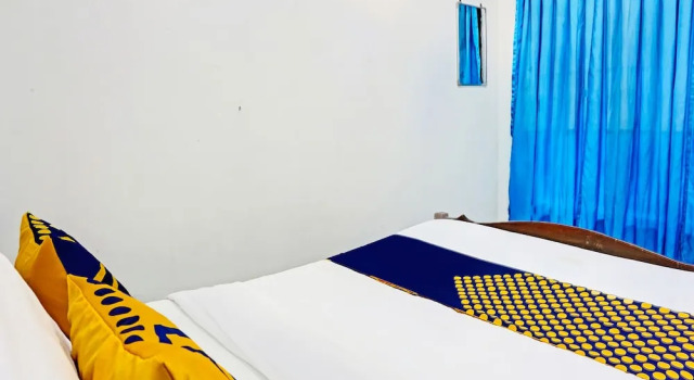 Standard Double room OYO Life 91896 Kost Bu Dewi Syariah