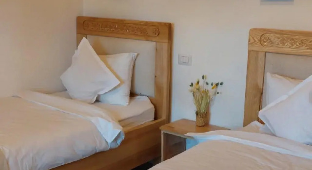 . Dimineti in Cerdac, Rezervovat Hotel Piatra Neamţ Neamţ