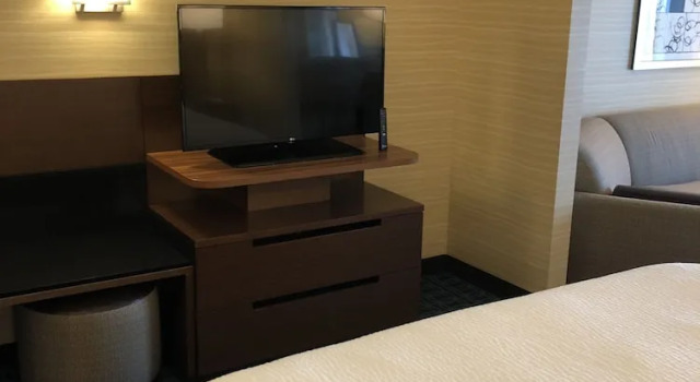 Двухместный люкс Fairfield Inn & Suites by Marriott Decorah
