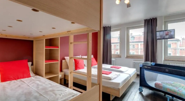 Четырёхместный номер Standard MEININGER Hotel München Zentrum