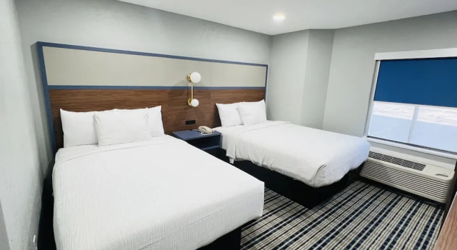 Четырёхместный номер Standard Americinn By Wyndham Rawlins