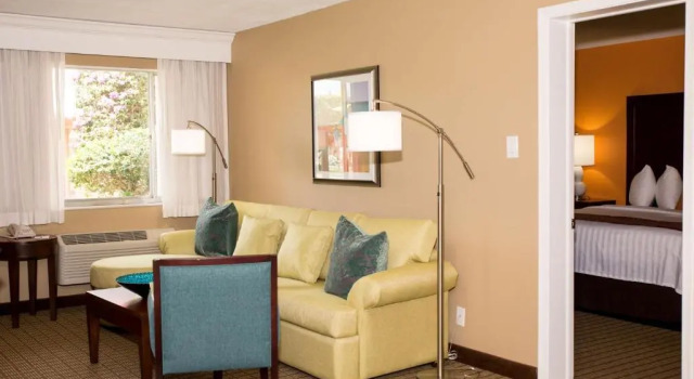 Люкс Best Western Palm Beach Lakes