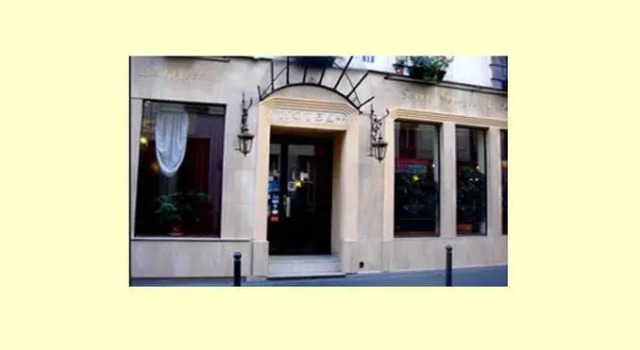 Кровать в общем номере Saint Georges Lafayette