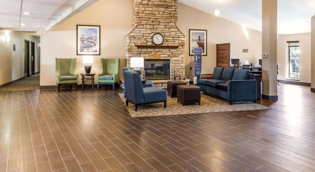 Comfort Inn Waukesha - Milwaukee West, Book Hotel Waukesha Wisconsin
