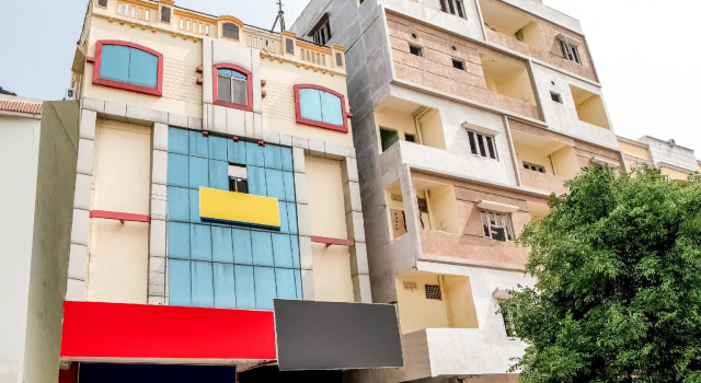 OYO 63506 Dhana Sri Residency, Rezerwuj Hotel Hyderabad 
