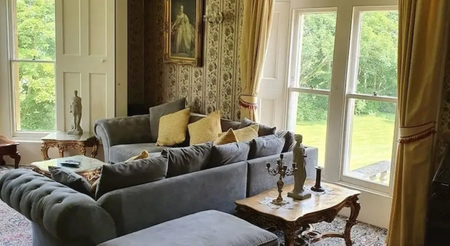 Коттедж Historic Manor House - Sleeps 16 - Pool & Hot Tub