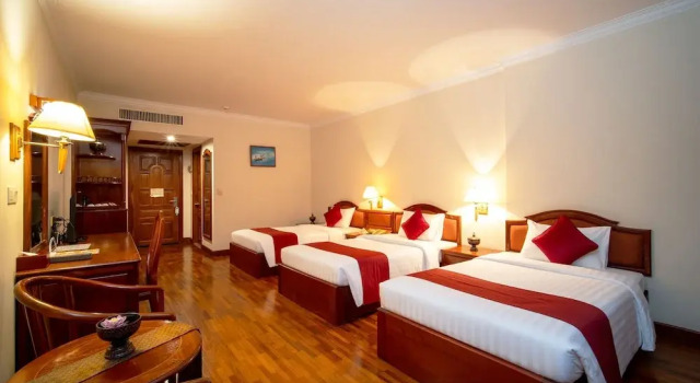 Трёхместный номер Deluxe Khemara Angkor Hotel & Spa