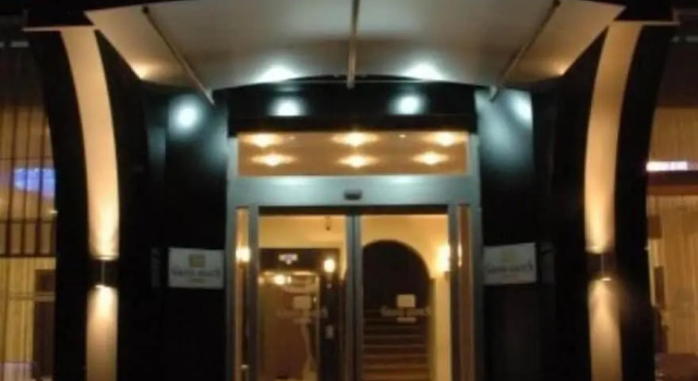 Grand Adanus Hotel, Rezerwuj Hotel Hotele w Adana z parkingiem, Parking