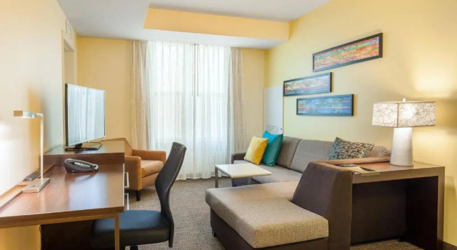 Четырёхместный люкс с 2 комнатами Residence Inn by Marriott Orlando Downtown