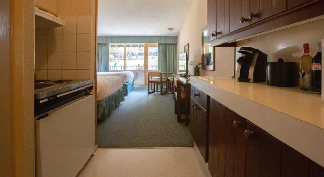 Двухместный номер Standard Fairmont Hot Springs Resort