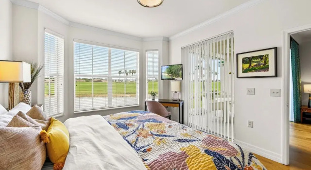 Номер Deluxe Catina Vacation Rental: Bright 2-BR Condo with Lake Views. Located in Lely Resort with Pool, Hot Tub, and Golf Access. Ideal for Golfers and Beachgoers, Minutes from Naples and Marco Island