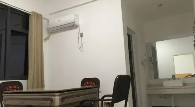 Люкс Jishou Huatu Homestay (Jishou University South Gate)