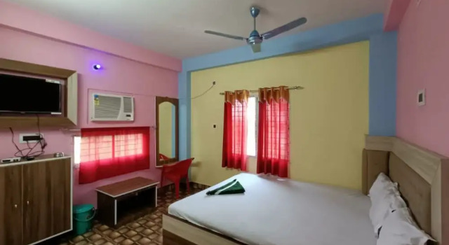 Номер Deluxe Goroomgo Gurukul Tarapith Kolkata