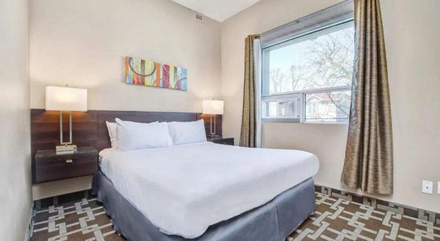 Семейный люкс с 2 комнатами Willowdale Hotel Toronto North York