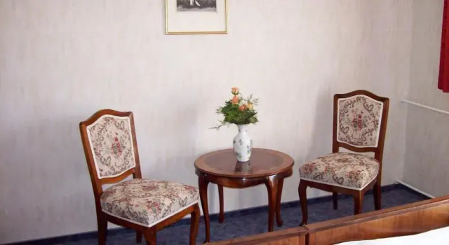 Hotel Aeroport, Prenota Hotel Ságvár 