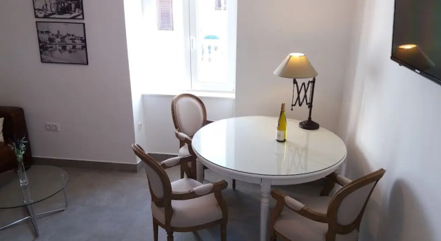 Downtown Luxury Suites