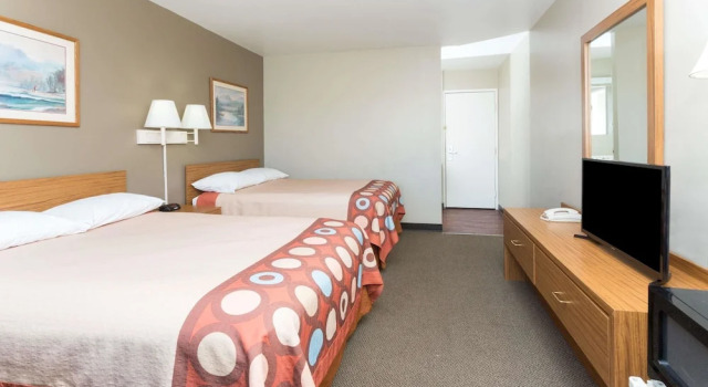 Super 8 by Wyndham Cos/Hwy. 24 E/PAFB Area, Prenota Hotel Colorado Springs Colorado