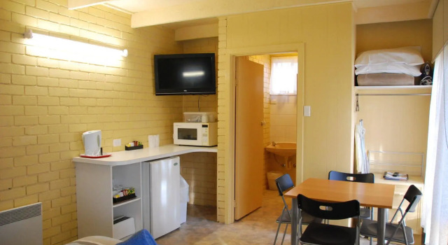 The Keith Motel, Book Motel Rye 