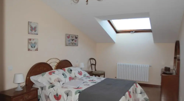 EMILIA, Забронировать Отель Отели Вальядолид 3 звезды, рядом с Клиническая больница при Вальядолидском университете, 3*
