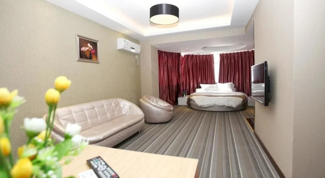 Super 8 Zhengzhou JinShuiLu JingYiLu, Rezervovat Hotel Čeng-čou Henan