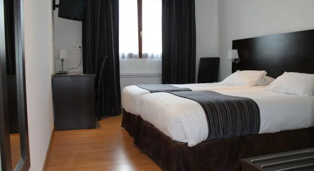 Одноместный номер Standard с красивым видом из окна Logis Hotel Restaurant de lAbbaye