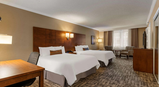Четырёхместный номер Standard Best Western Ville-Marie Montreal Hotel & Suites